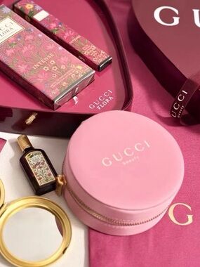 Gucci Beauty Pink Round Jewelry Case